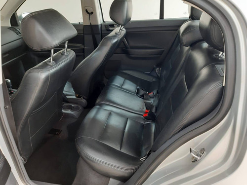 Imagem 9 de 10 de Volkswagen Polo Sedan 1.6 Mi Comfortline 8v Flex 4p