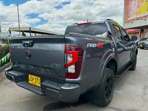 Nissan Frontier PRO- 4X 4X4 AT