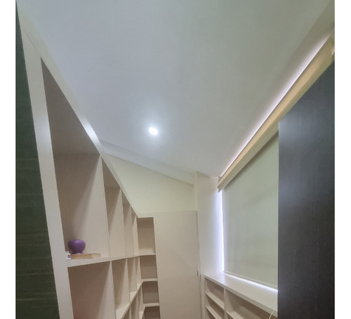 Se Vende Hermoso Ph Con Excelentes Acabados Remodelado En Lomas Del Sol Con Hermosa Terraza Piso Bajo Vista Epectacular. Jp