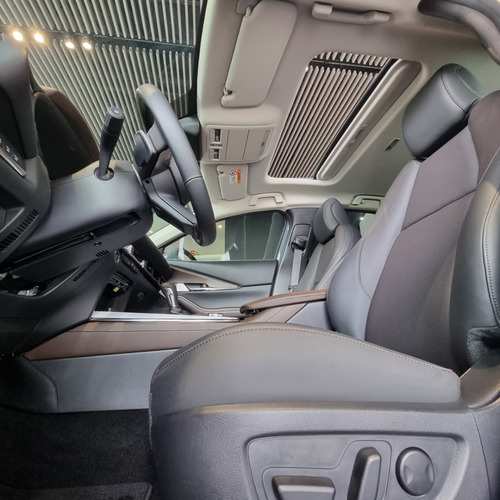 Imagen 18 de 19 de Mazda Cx30 Hibrido Grand Touring Lx Polymetal