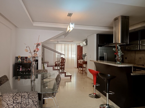 En Venta Town House En Naguanagua Residencias Villa Nueva. St