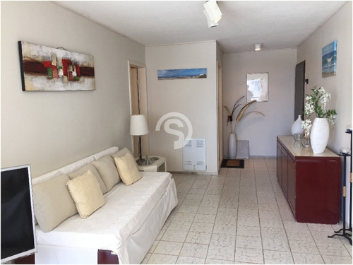 Peninsula. Torre De Categoría Con Servicios- Ref: 4380