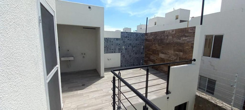 Se Vende Casa En Sonterra, 3 Recamaras, Una En Pb, Terraza Tipo Roof, 3.5 Baños