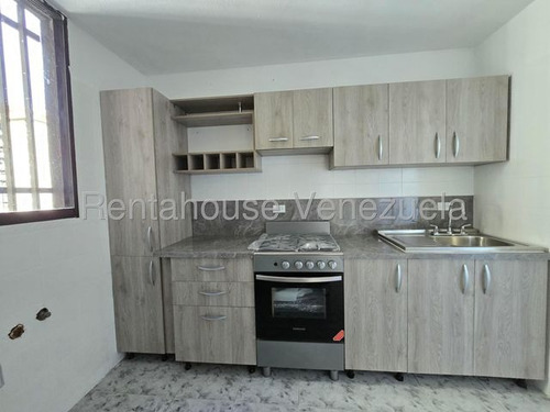 Amplio, Iluminado Apartamento En Venta La Urbina Mls-25-7626 Mv