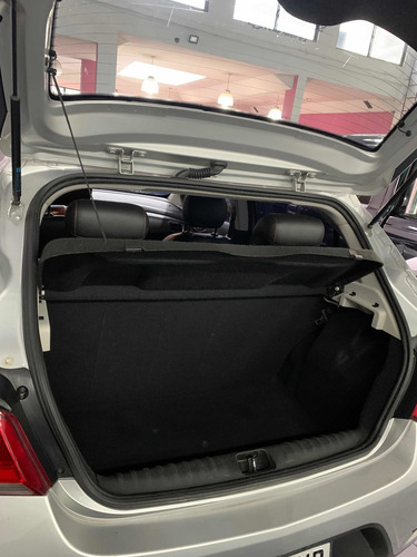 Imagen 6 de 11 de Chevrolet Onix 2018 1.4 Ltz 98cv