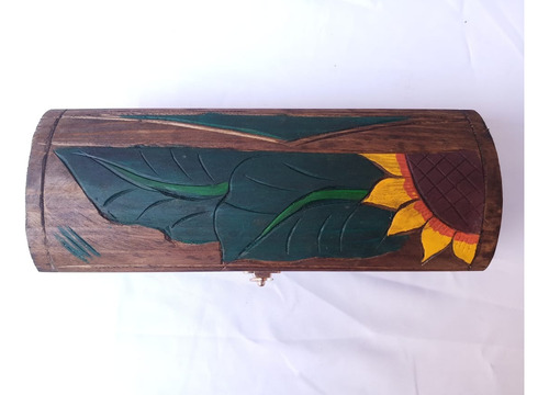Baúl De Madera Tallado Girasol 34 Cms Con Broche Chocolate Tallado Girasol