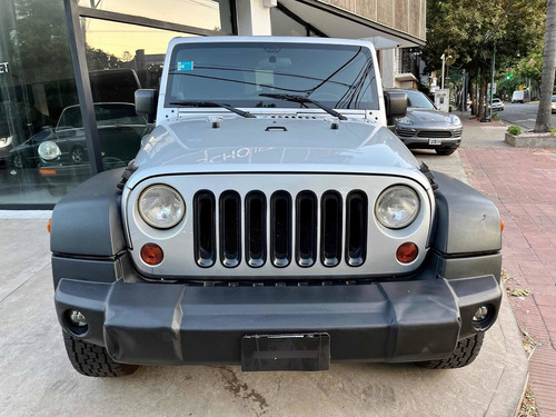 Imagen 2 de 18 de Jeep Wrangler 2011 3.8 Sport Unlimited 199cv Atx