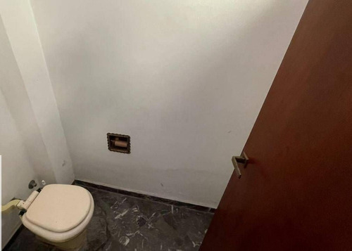Casa En Venta - 4 Dormitorios 5 Baños - Morón