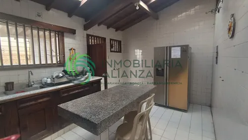 Casa En Venta En Lagos Del Cacique. Cod V61450