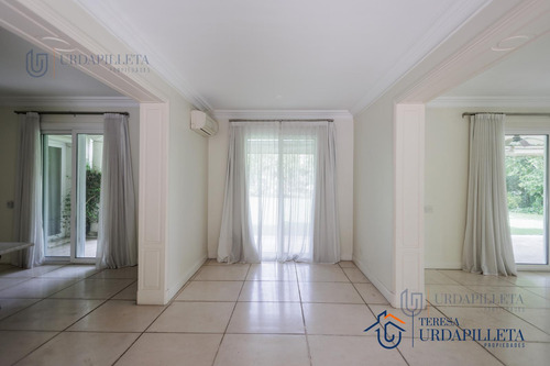 Casa De 5 Dormitorios En Venta- Lote De 2400m2 - Teresa Urdapilleta Propiedades