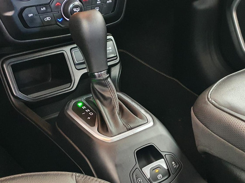 Imagem 12 de 13 de Jeep Renegade Longitude 1.8 Flex Aut