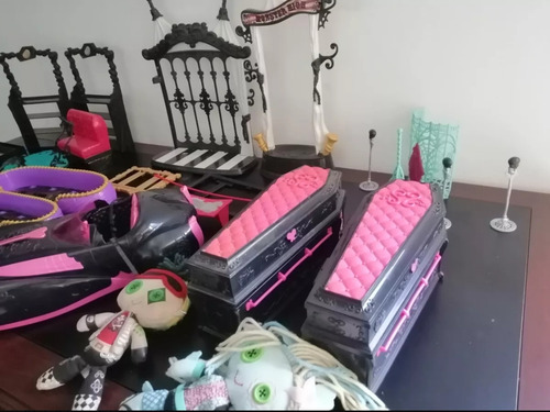 Monster High Draculaura Set Carro Circo Moto Cama Lagoona (Usado)