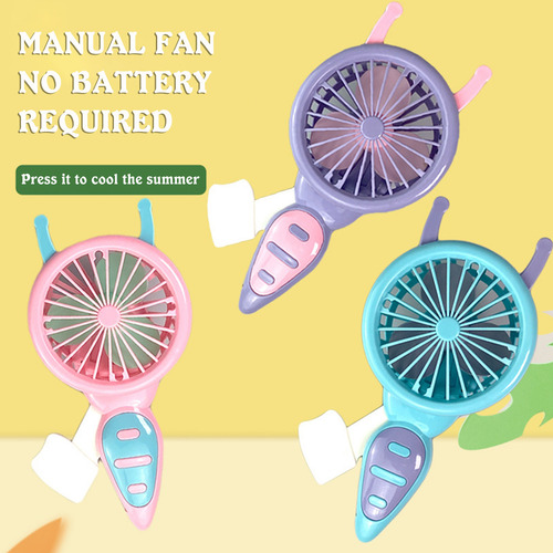 Un Bonito Miniventilador De Verano Para Niños Con Forma De A