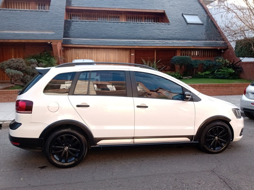 Imagen 10 de 15 de Volkswagen Suran Track 1.6 2017 Con Gnc 98.000 Kms