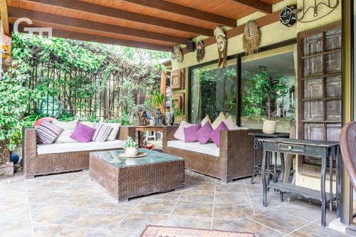 Amplia Casa En El Carmen, Ideal Para Familia Numerosa