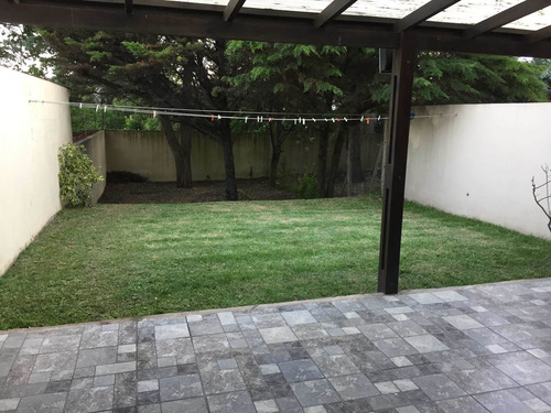 Duplex A 3 Cuadras Del Mar. Exc. Propiedad. Apto Credito..!