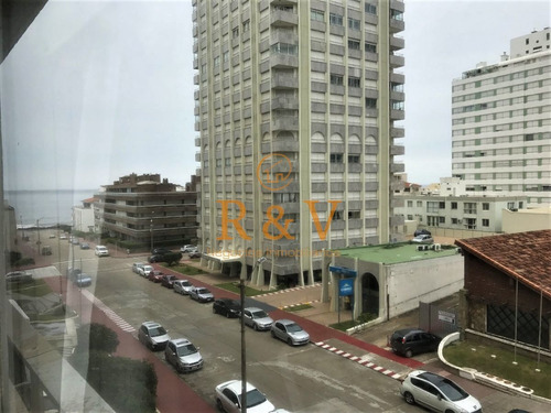 Imagen 8 de 8 de Apartamento De 1 Dormitorio Y Medio En Península, Punta Del Este
