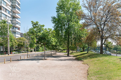 Depto En Venta Las Condes 2 Dorm, 2 Baños. Excelente Estado