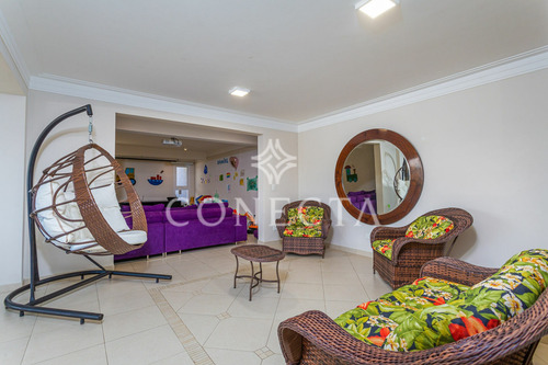 Imagem 17 de 30 de Tamboré 03 | Casa Ampla Com Iluminação Natural | Espaço Verde | Venda - Cnc1054