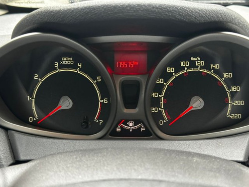 Ford Fiesta Sedan Fiesta Sedan 1.6 MPI SEDAN 8V FLEX 4P MANUAL