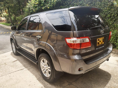 Toyota Fortuner Urbana 2.7 At