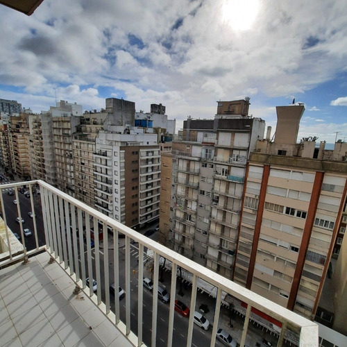 Imagen 5 de 15 de 2 Ambientes Sobre Av. Colón A Una Cuadra Del Mar