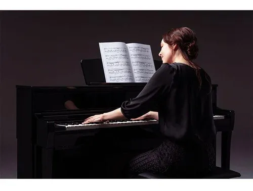 Piano digital Yamaha Clp 735b negro 88 teclas CLP735b Cor Preto Bivolts