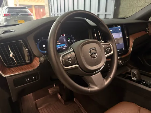 Volvo XC60 2.0 T8 Plus