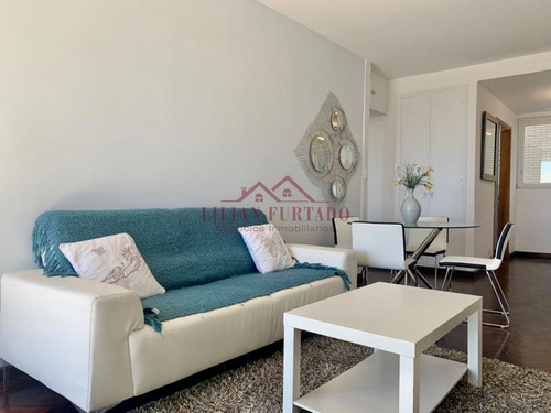 Departamento Con Espectacular Vista Al Puerto De Punta Del Este En Venta Un Dormitorio- Ref: 1442