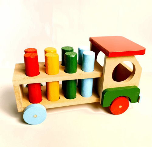 Imagem 5 de 6 de Caminhão Com Pinos De Madeira - Brinquedo Educativo Madeira