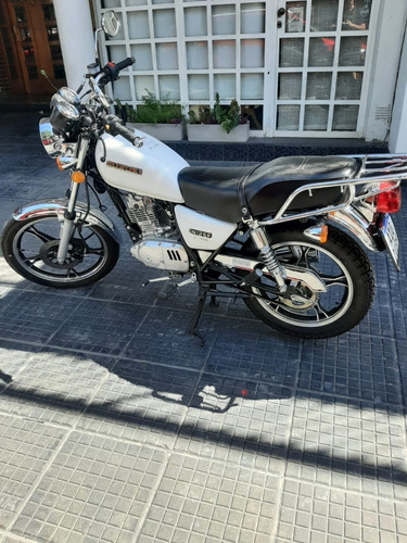 Imagen 2 de 9 de Suzuki Gn 125 F