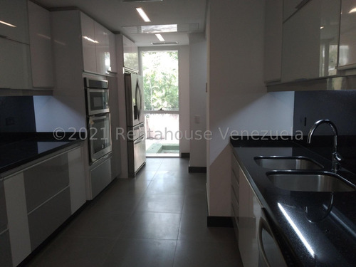 Apartamento En Venta En La Castellana Cda 22-6110 Yf 