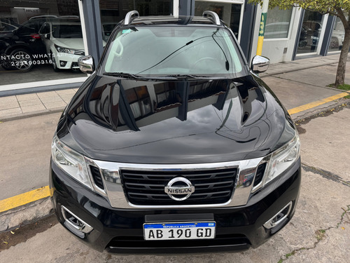 Nissan NP300 2.3 Frontier Le Cd 4x2 Mt