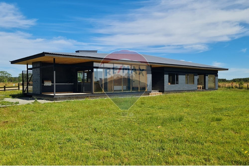 Moderna Casa En Condominio La Reserva Frutillar