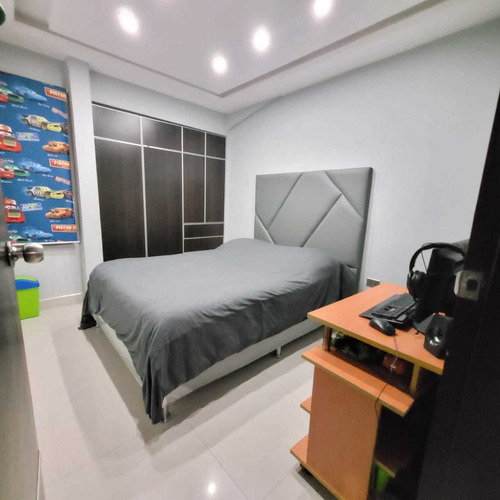 Imagen 15 de 18 de Mercedes Ochoa Vende Hermoso Townhouse En El Rincón Tierra De Gracia, Pozo De Agua Y Planta 0412 4922225