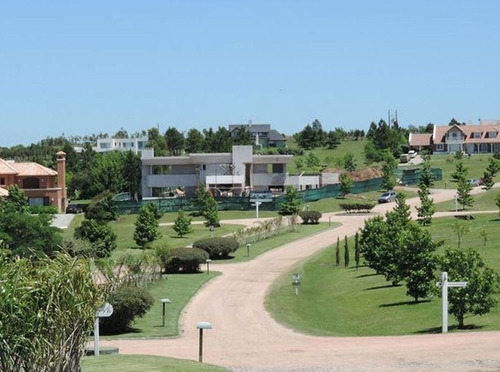 Imagen 28 de 29 de Casa En Venta De 3 Dormitorios, 3 Baños, Piscina En Barrio Privado Carmel