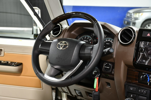 Imagen 7 de 12 de Toyota Land Cruiser 76 Machito 2022