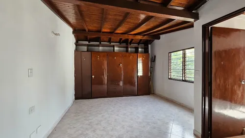 Casa En Venta En Estadio. Cod V12501