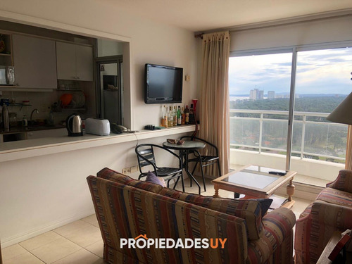 Imagen 4 de 11 de Apartamento En Venta Sobre Roosevelt De 2 Dormitorios Con Vista Y Sol