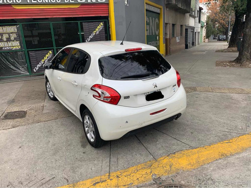 Peugeot 208 1.5 Allure 2014