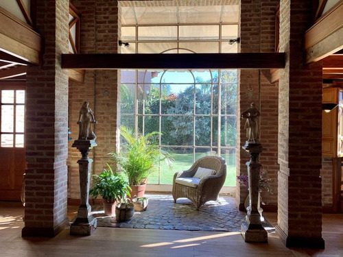 Imagen 8 de 30 de Casa En Venta En Barrio Jardín Espinosa. 3 Dormitorios. Quincho Y Pileta.