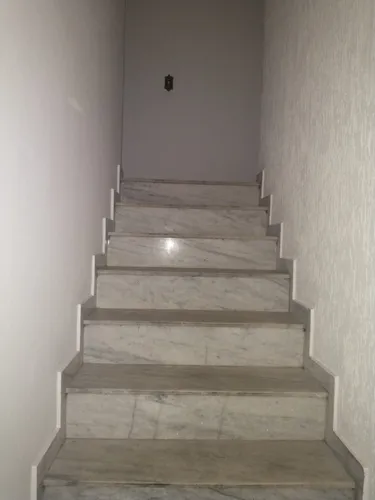 Dois Sobrados No Mesmo Terreno, Total De Cinco Quartos, Cômodos Amplos, 303m² De Área Construída