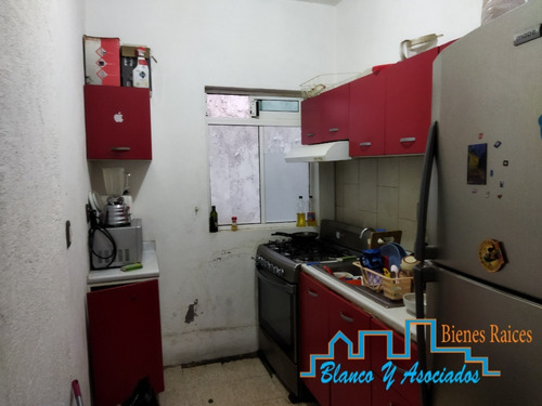 Habitación En Renta Metro Pinosuarez; Baño Propio; Todos Los Servicios; Ideal Una Pareja.