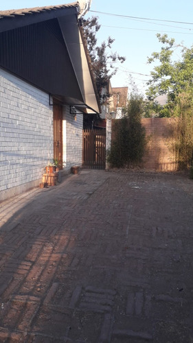 Se Vende Casa Esquina En Las Condes, 280 Metros Cuadrados