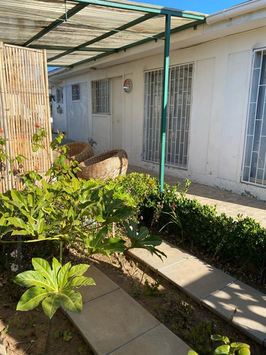 Casa En Venta De 3d, 2b.algarrobo Central.