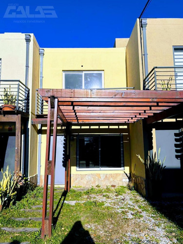 Real Oportunidad! Hermoso Duplex De 3 Ambientes Dentro De Un Muy Lindo Complejo. Bajas Expensas!