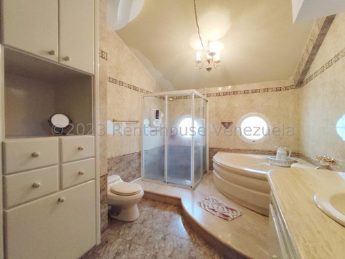 Ecl Rent A House Vende Lujosa Casa En El Castaño Mcy 25-13586