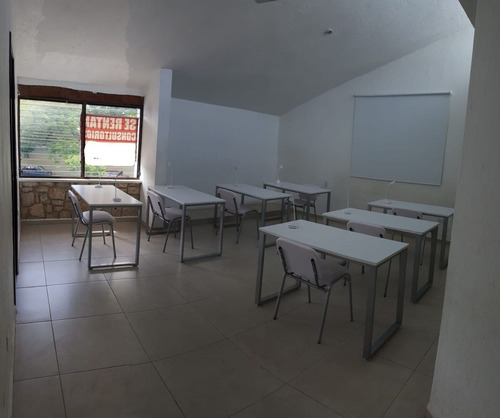 Imagen 1 de 5 de Consultorio Ubicado En Av. Cámara De Comercio