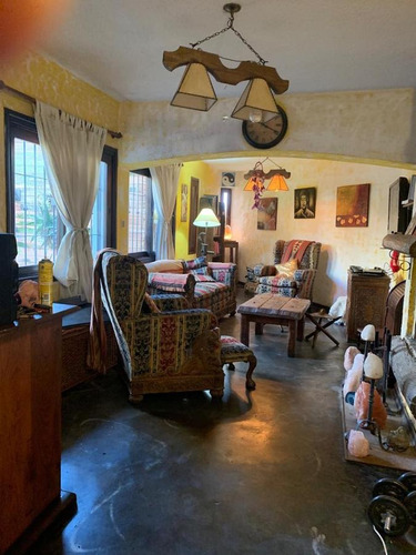 Casa Parque Miramar 4 Dormitorios, 3 Baños, Suitte Con Yacuzzi, Estar Con Parrillero, Cochera 2 Autos.