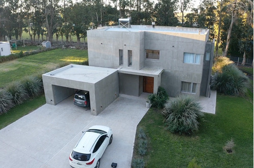 Imagen 9 de 12 de Excelente Casa En Exclusivo Country Barrancas De San Benito - Pileta - Lote De 900 M2